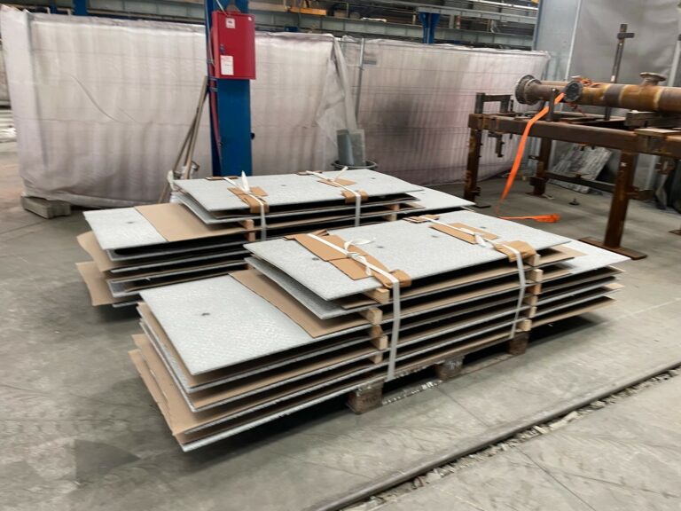 Groupe Livio Atsa Antico Application Sur Le Platelage Metallique Dune Passerelle D1 Revetement Etanche Antiderapant