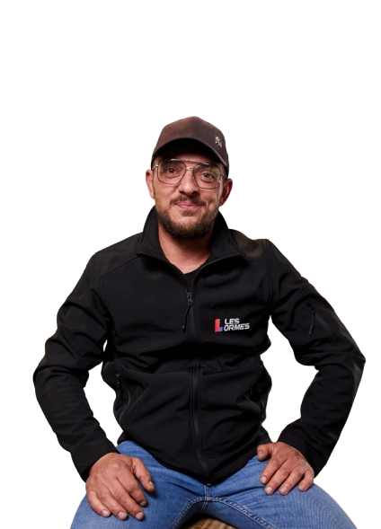 Livio Temoignages JEREMY GRISVARD Chef D Equipe Engins TP Removebg Preview